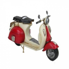 VESPA ROSSA E BIANCA